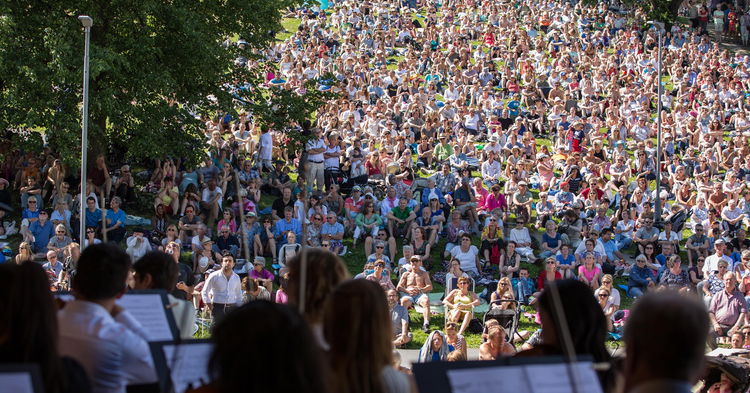 Publikum på konsert på Myraløkka i Oslo